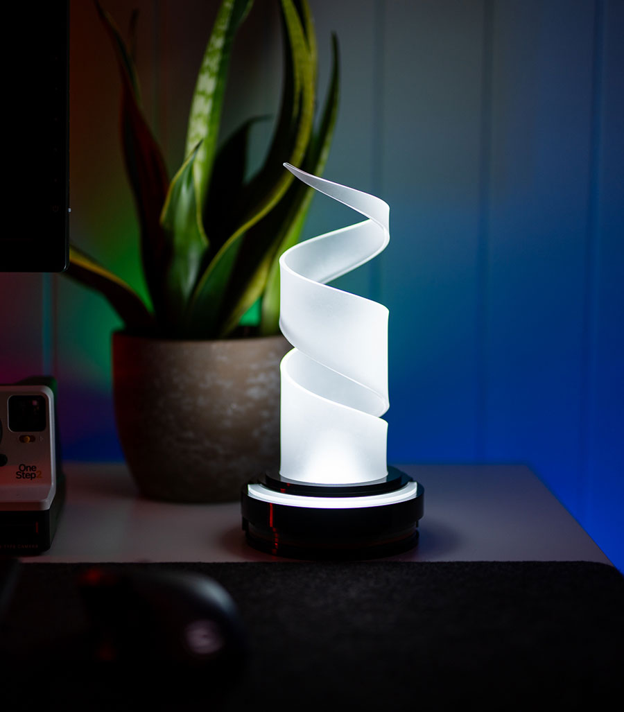 SPIRALO 23 – Lampada da tavolo piccola a LED con lenti colorate e cassetto